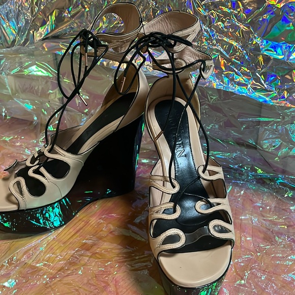 ‼️100% AUTHENTIC‼️Alexander McQueen Lace Up Wedges Black Beige Size 8.5 - Picture 3 of 11